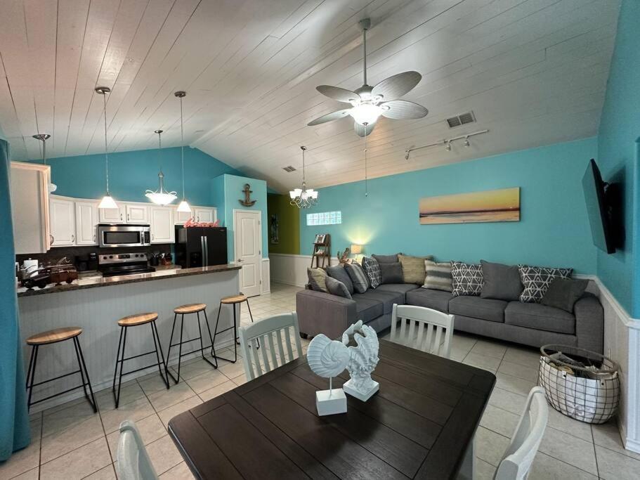 Barefoot Bungalow - Pet Friendly- 2 Bdrm Townhome 코퍼스크리스티 외부 사진